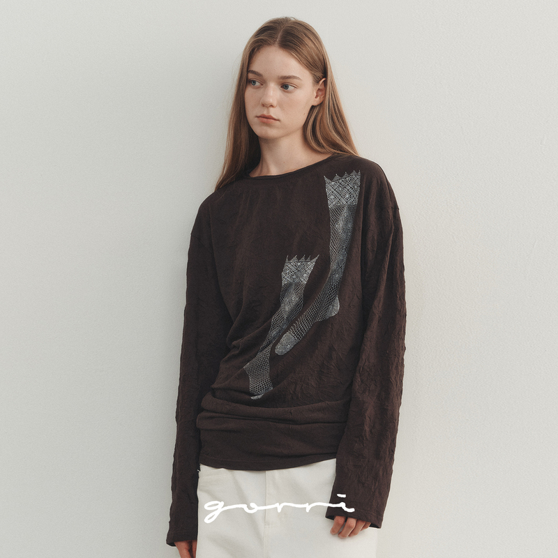 Gorri Socks Print Pleated Texture Irregular Stacked Hem Long-Sleeved T-Shirt Top 2026 Autumn Gorri Socks Print Pleated Texture Irregular Stacked Hem Long-Sleeved T-Shirt Top 2026 Autumn