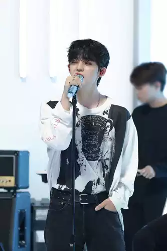 [Сын версии] ERD 21FW Меланхолия богатый второй генерация Призрачный свадебный храм втирал черно -белую тройку