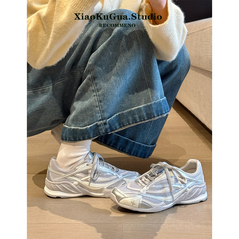 2026年新款德训鞋怎么挑？为什么青少年女生更爱选厚底增高+条纹拼色款？