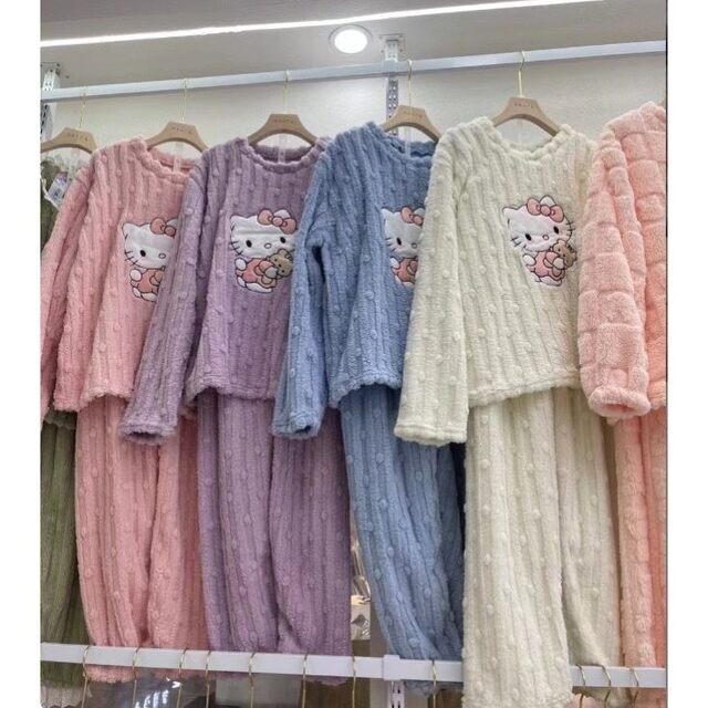 Cute Hello Kitty Coral Fleece Pajamas for Women, Winter 2025, Thickened and Plush Homewear Set