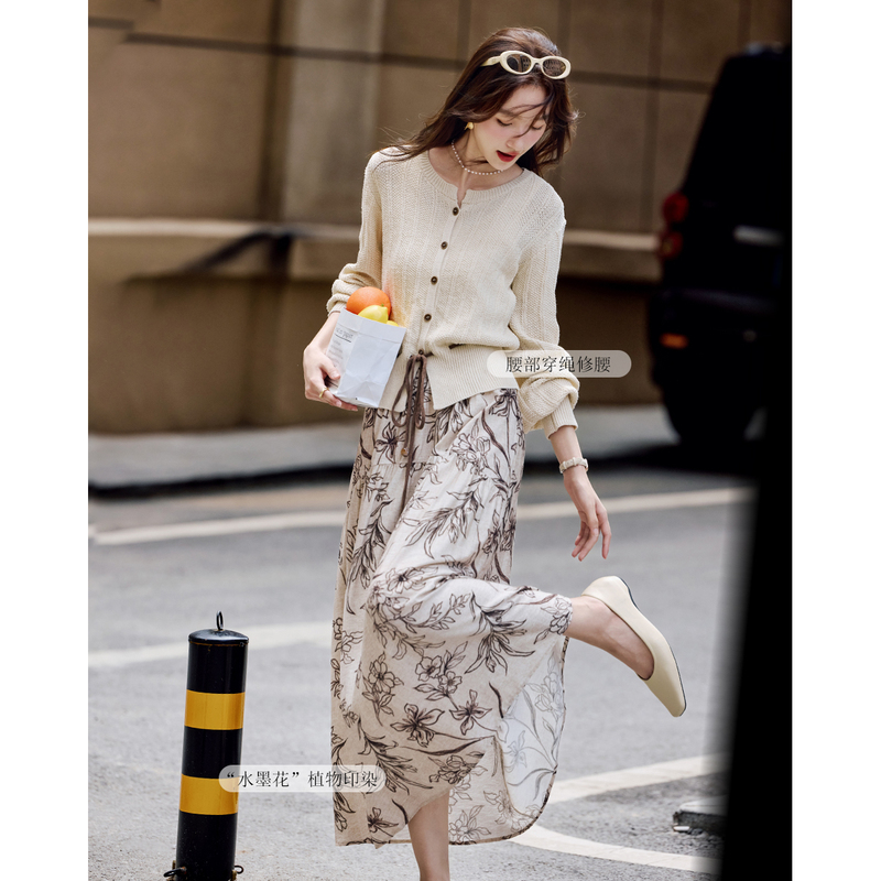 Skirt Suit for Women 2025 Spring and Autumn New Style Gentle Style Apricot Knitwear Cardigan Top Printed Skirt Two-Piece Skirt Suit for Women 2025 Spring and Autumn New Style Gentle Style Apricot Knitwear Cardigan Top Printed Skirt Two-Piece