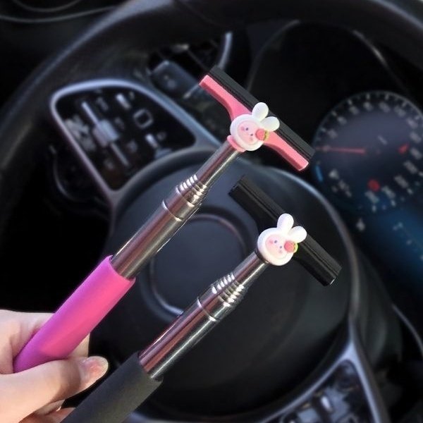 New Product: Doll-Shaped Car Window Accessory, Multifunctional Car Rearview Mirror Snow and Rain Scraper, Cute Retractable Water Scraper and Snow Removal Tool