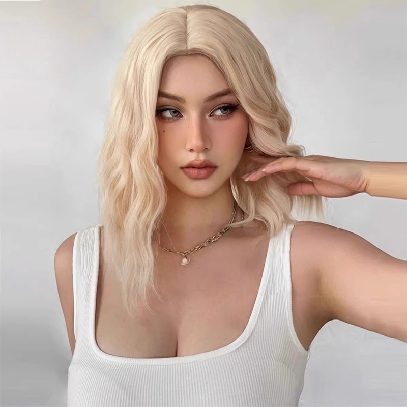 European and American Style Blonde Short Curly Hair Wigs with Full Head Coverage and Middle Part Bangs