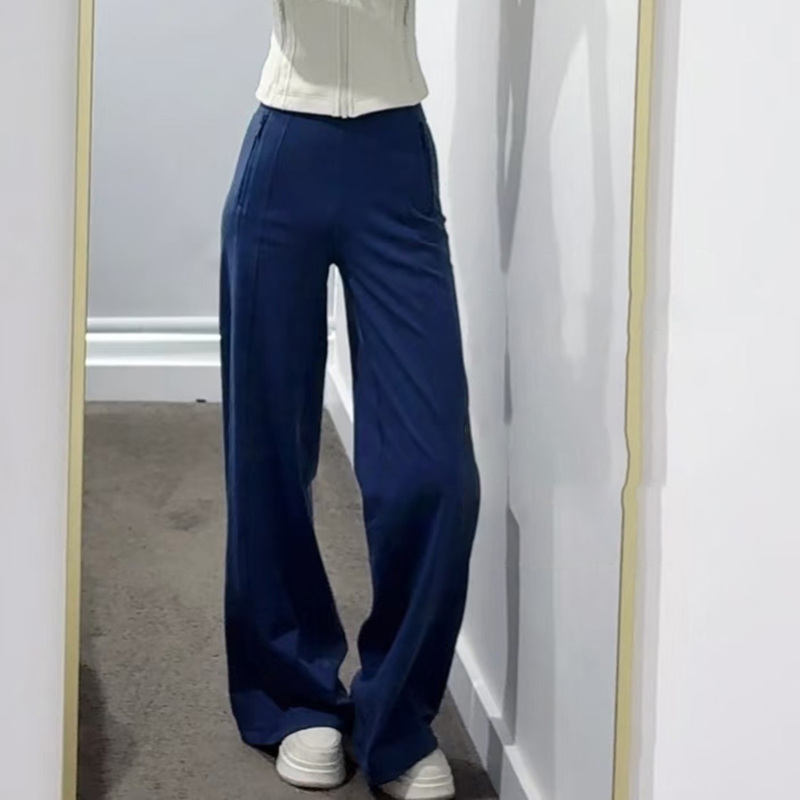 Tina Df Wide-Leg Pants Are Sporty Trousers with a Great Wrapping Feel, Super Comfortable, and Have a Really Amazing Leg-Lengthening Effect Tina Df Wide-Leg Pants Are Sporty Trousers with a Great Wrapping Feel, Super Comfortable, and Have a Really Amazing Leg-Lengthening Effect
