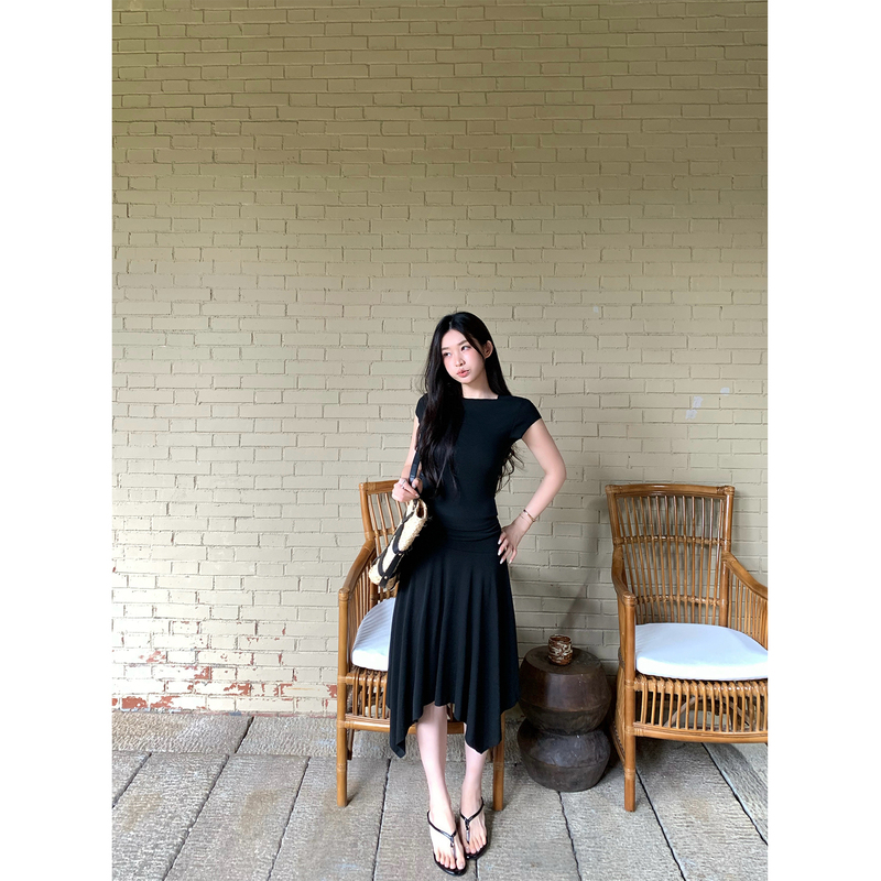 Fence Fence La Black Beauty Slim Fit T-Shirt with Drapey A-Line Irregular Skirt Two-Piece Set Fence Fence La Black Beauty Slim Fit T-Shirt with Drapey A-Line Irregular Skirt Two-Piece Set