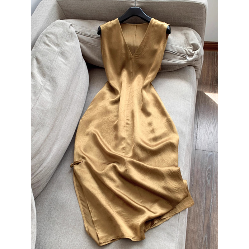 High-End Solid Color V Neck Acetate Satin Vest Dress for Women, New Summer Style, Simple Retro Mid-Length Skirt High-End Solid Color V Neck Acetate Satin Vest Dress for Women, New Summer Style, Simple Retro Mid-Length Skirt