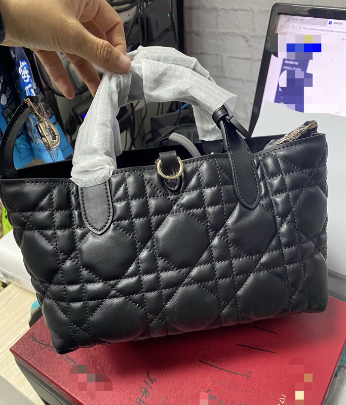 Underarm Tote Genuine Leather Toujours Ethnic Bag Medium Size Tote Vertical Version Large Capacity Ethnic Bag Handbag Shoulder Bag Underarm Tote Genuine Leather Toujours Ethnic Bag Medium Size Tote Vertical Version Large Capacity Ethnic Bag Handbag Shoulder Bag