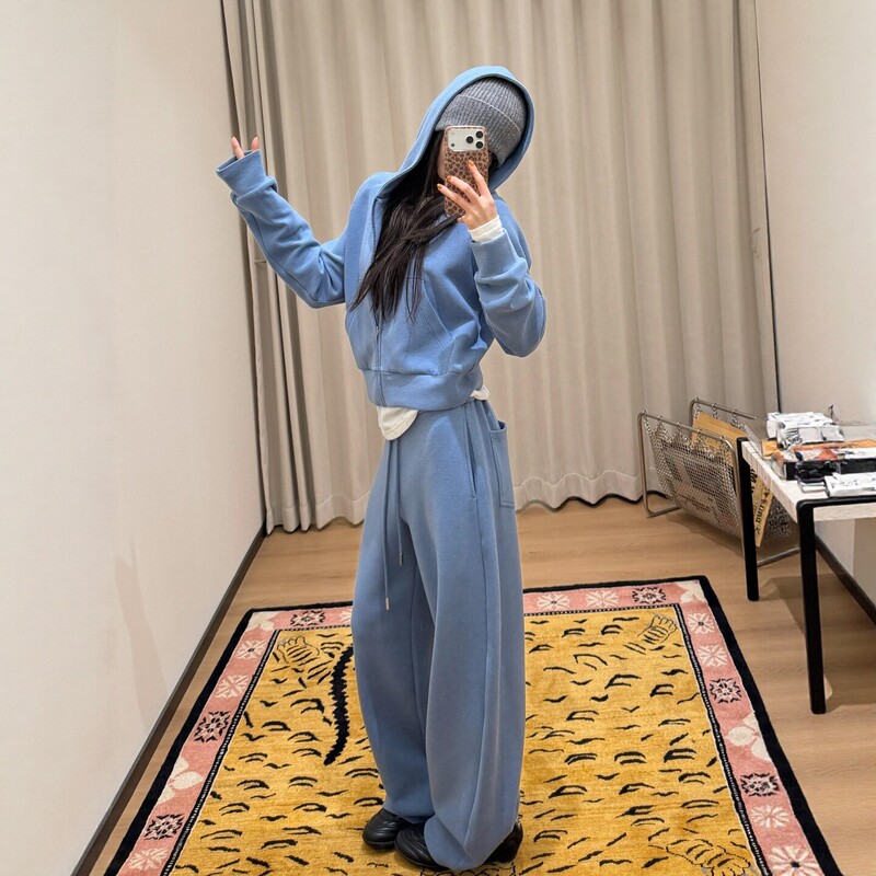 Pure Cotton High-End Sportswear Suit for Women in Autumn, Loose and Slimming, Korean Style Fashionable Sweatshirt, Casual Two-Piece Set for Running Pure Cotton High-End Sportswear Suit for Women in Autumn, Loose and Slimming, Korean Style Fashionable Sweatshirt, Casual Two-Piece Set for Running