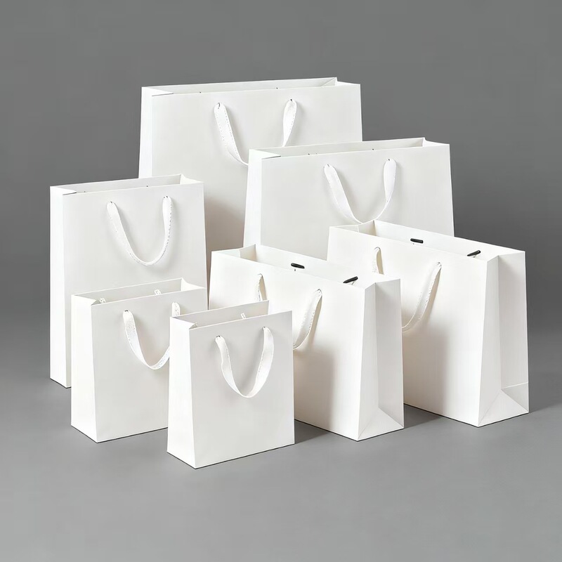 In-Stock Thick White Cardboard Bags, White Gift Bags, Clothing Store Tote Bags, Eyewear and Cosmetics Advertising Trendy Paper Bags