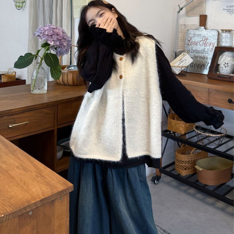 Korean Style 2025 Autumn New Fashion Shirt for Petite Women + Loose Knit Vest Suit Niche Korean Style 2025 Autumn New Fashion Shirt for Petite Women + Loose Knit Vest Suit Niche