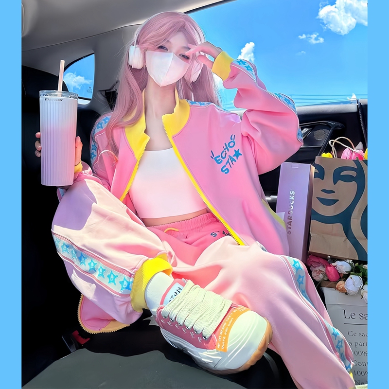 Sports Suit for Women in Autumn and Winter, Loose Dopamine-Style Outfit for Early Autumn, Complete with a Fashionable Casual Two-Piece Set