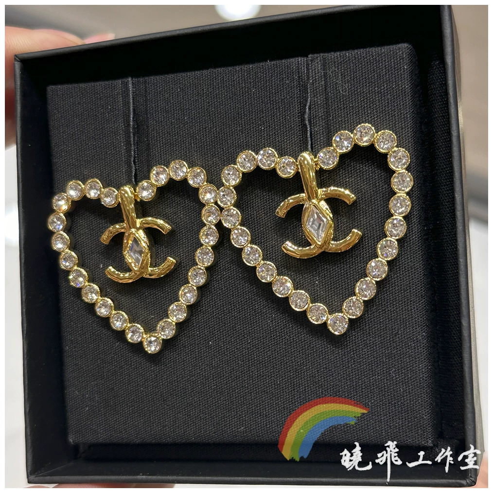 Покупка серьги CHANELChanel с золотистыми стразами на грани любви двойная буква C серьги