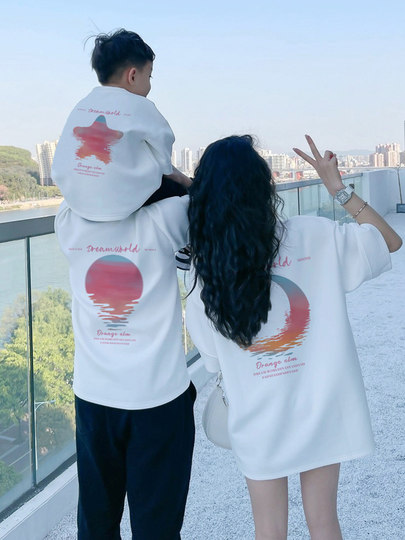 不一样的2025超火亲子装一家三四口夏季短袖t恤衫多巴胺衣服童装