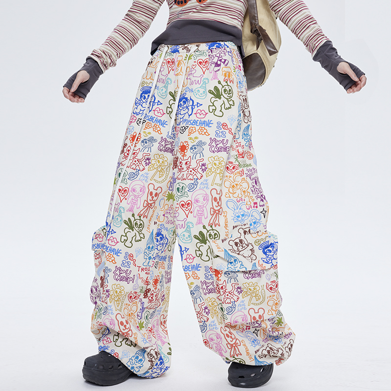 iscreamcolourMOF 手描きベージュグラフィティプリント 大きなポケットワークウェアワイドレッグパンツ Hua Chenyu 同じスタイル