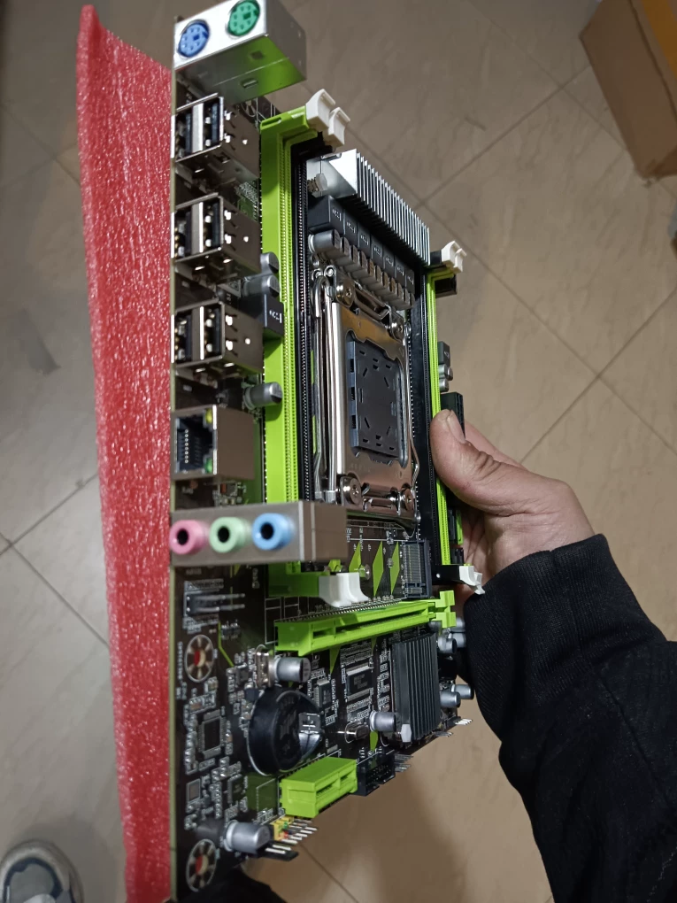 Новый оригинальный чип LGA2011-пин материнская плата для серверного настольного компьютера поддерживает DDR3 ECC память
