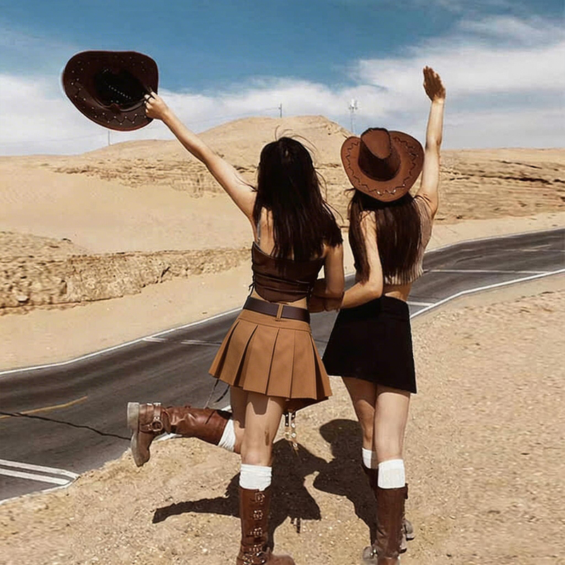 Western Cowboy Style Hot Girl Short Skirts for Women in the Great Northwest, Xinjiang, Tibet, and Western Sichuan for Travel Outfits. Desert Half Skirts