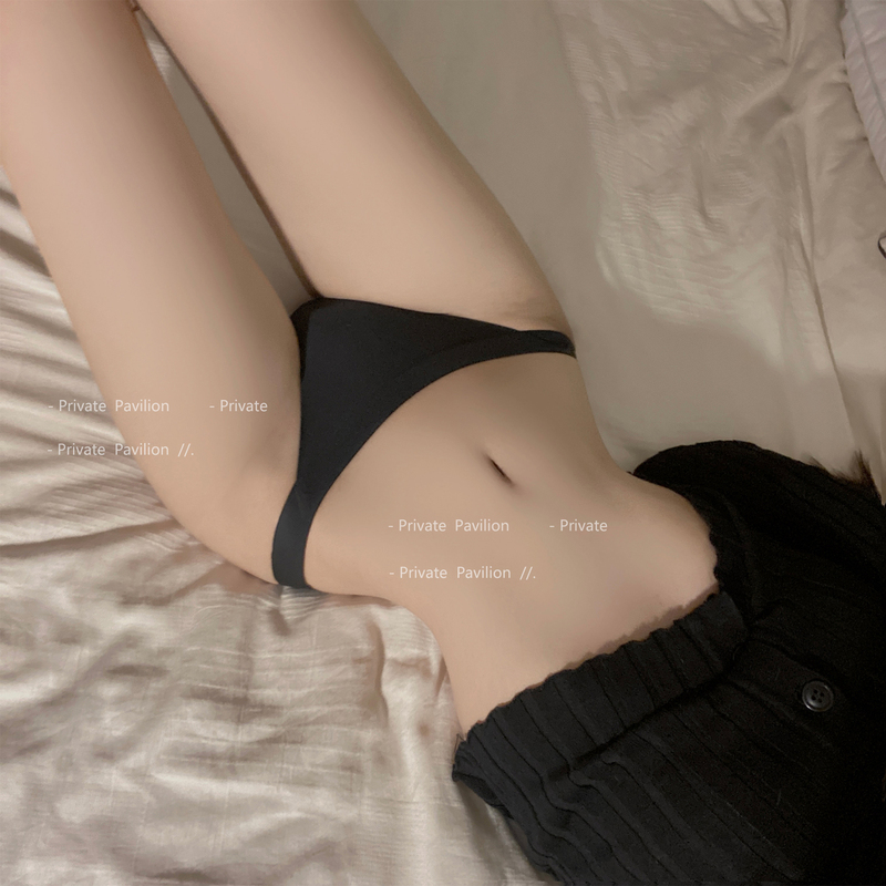 Seamless Women's Underwear, Pure Cotton, Antibacterial, Sexy, 2025 New Style, Low-Waist, Sports, Butt-Lifting, Black Women's Briefs