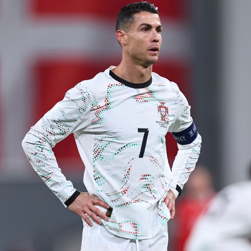 New Cristiano Ronaldo National Team Away White Short-Sleeved Suit Jersey No. 7 Ronaldo Thai Version Long-Sleeved Football Uniform New Cristiano Ronaldo National Team Away White Short-Sleeved Suit Jersey No. 7 Ronaldo Thai Version Long-Sleeved Football Uniform