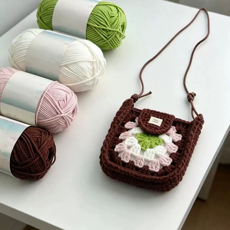 Handmade Crochet Beginner Yarn Granny Square Earphone Bag Crossbody Bag Knitting Crochet Gift Single Shoulder DIY Materials Handmade Crochet Beginner Yarn Granny Square Earphone Bag Crossbody Bag Knitting Crochet Gift Single Shoulder DIY Materials