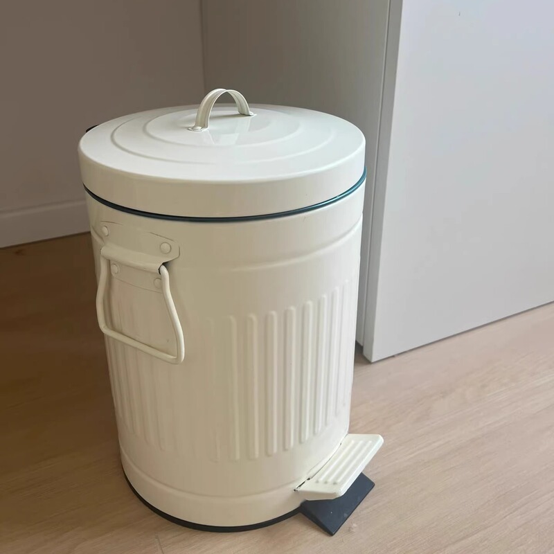 Roman Pattern Wrought Iron Trash Can, Foot-Operated Sanitary Bin, Living Room Bedroom Trash Bin, Office Waste Paper Basket, Storage Round Bin Roman Pattern Wrought Iron Trash Can, Foot-Operated Sanitary Bin, Living Room Bedroom Trash Bin, Office Waste Paper Basket, Storage Round Bin