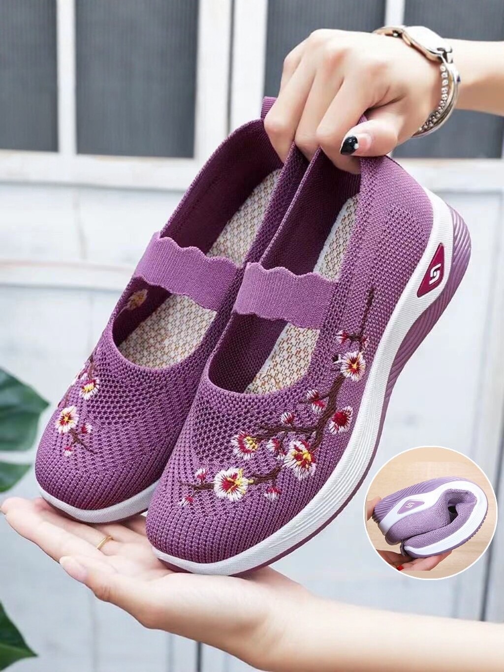 Old Beijing Cloth Shoes, New Spring Model, Breathable and Comfortable Shallow Slip-On Shoes for Women, Casual Mom Shoes, Slip-On Lazy Shoes