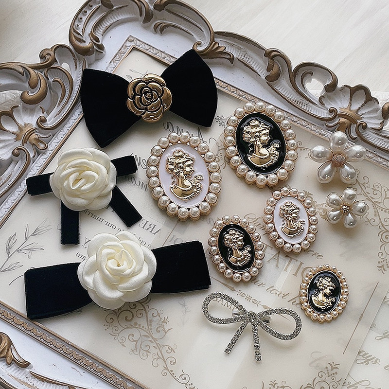 A vintage-style brooch featuring a beautiful woman's head, a unique French chic design, and delicate floral and daisy details. Perfect for coats and other women.