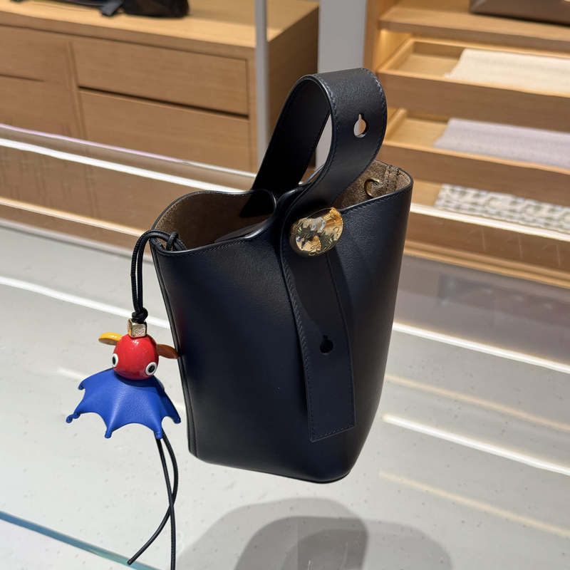Classic Pebble Leather Shoulder Crossbody Handbag, Gold Fan-Shaped Mini Bucket Bag, Medium-Sized Tote Bag for Women Classic Pebble Leather Shoulder Crossbody Handbag, Gold Fan-Shaped Mini Bucket Bag, Medium-Sized Tote Bag for Women