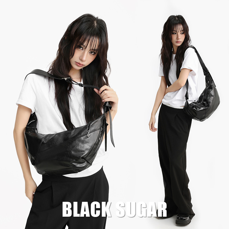 Black Sugar Bus Black Simple Commuter Dumpling Bag Niche Design Wide Shoulder Strap Single Shoulder Bag Crossbody Bag