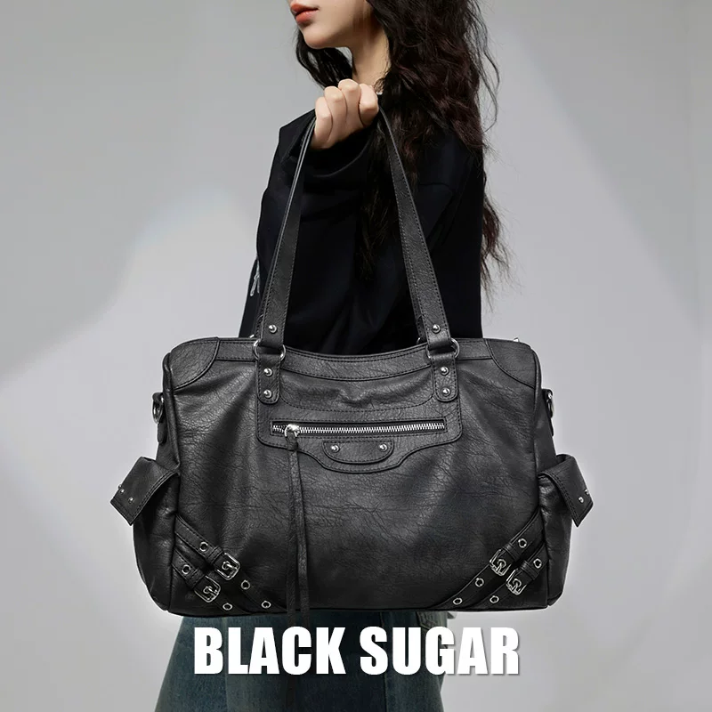 Black Sugar Bus Retro capacious shoulder bag one shoulder