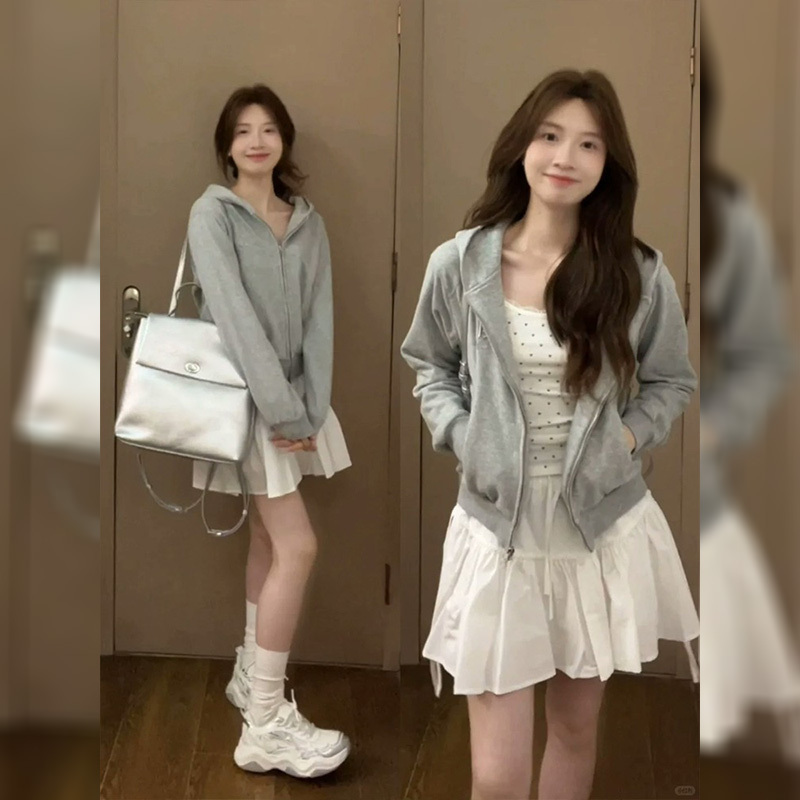 Gray Short Sweatshirt Jacket for Women, Spring and Autumn 2024 New Style, Early Autumn, Petite Cardigan with Hood, Thin for Autumn Wear