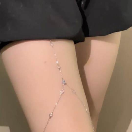 Chaîne de bikini en strass, accessoires en diamant, chaîne à pampilles, chaîne de cuisse, chaîne de beauté sexy européenne et américaine, chaîne flash