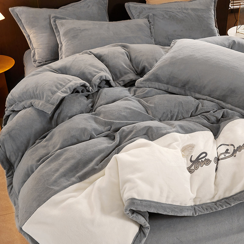 Winter four sets of 2021 new tides Winter Milk Coral Flannel Spring Autumn and Autumn Bedding Kit Nude Sleep