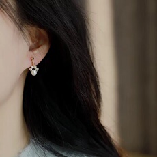 Серьги 小猫咪耳钉简约女小巧可爱甜美猫爪耳环百搭巴洛克珍珠耳圈不对称