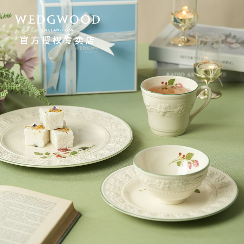Wedgwood Happy Holiday Dinner Plate European Style Ceramic Dinner Plate Western Food Plate Home Mid-Autumn Festival Gift Wedgwood Happy Holiday Dinner Plate European Style Ceramic Dinner Plate Western Food Plate Home Mid-Autumn Festival Gift