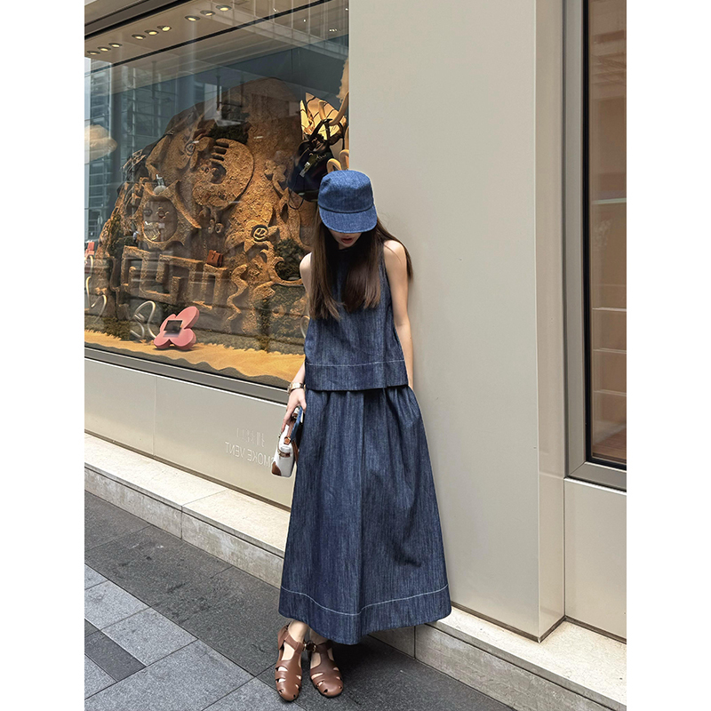 Loamar Studio Retro Denim Blue Round Neck Sleeveless Top and Skirt Two-Piece Set for Women 2025 Summer