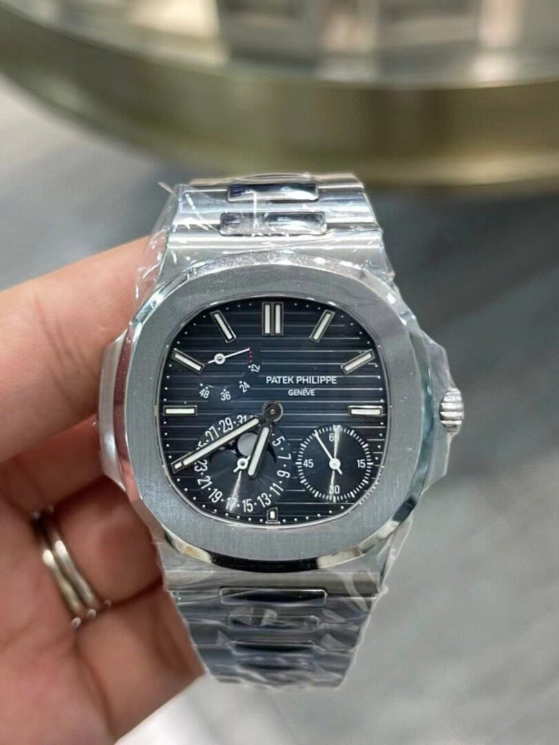 Cow - man recommends a fine watch custom PP Nautilus Steel King with a small pearl rudder movement mechanical watch