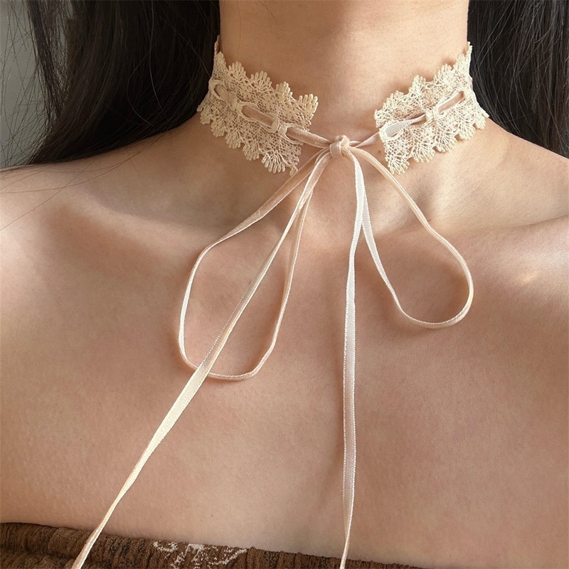Zoozmomo Pure Desire Lace Choker Neckband with Wide Edge, No Metal, Conceals Neck Lines, Unique Collar, Trendy