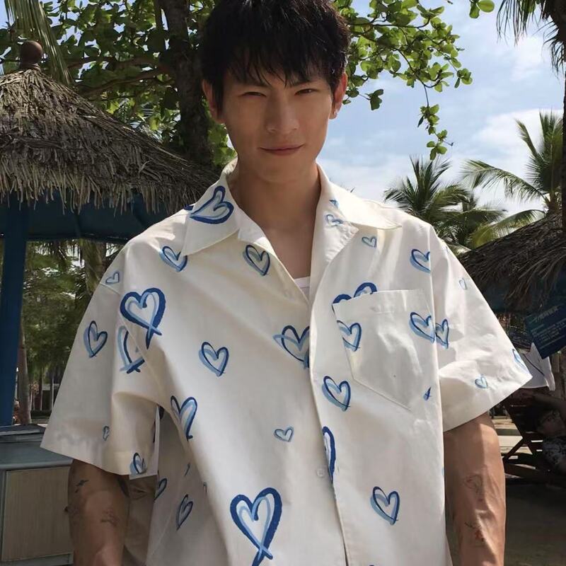 Hawaiian Heart Graffiti Short-Sleeved Shirt for Men and Women, Summer Casual Loose-Fitting Couple's Versatile Beach Shirt, Trendy Hawaiian Heart Graffiti Short-Sleeved Shirt for Men and Women, Summer Casual Loose-Fitting Couple's Versatile Beach Shirt, Trendy