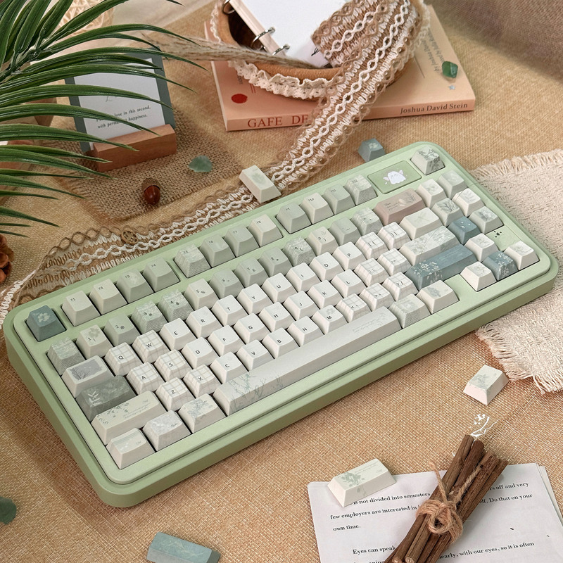 Oak Moss Keycaps, Original Height, Pearlescent Paint, Green, Fresh Style, Customized Pbt, Creative Sublimation, High-End Feel Oak Moss Keycaps, Original Height, Pearlescent Paint, Green, Fresh Style, Customized Pbt, Creative Sublimation, High-End Feel