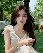 169 Yuan Flower Silver Bracelet Photoshoot Link in the Live Broadcast Room. Slight imperfections accepted. No refunds or exchanges.