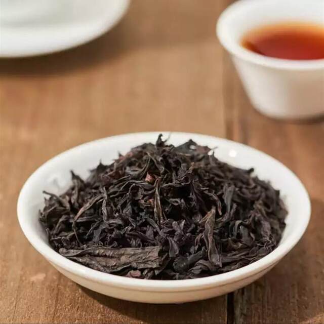 Zhongcha Xiamen Import and Export Hai Di Tea At102 Lao Cong Shui Xian Strong Aroma Type Yellow Canister Loose Tea 2022 Vintage