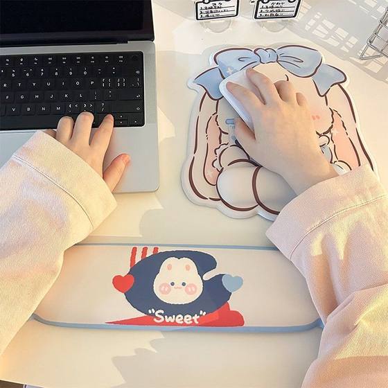 奶糖女孩鼠标垫护手腕办公室小号可爱ins风硅胶键盘3D手托卡通女