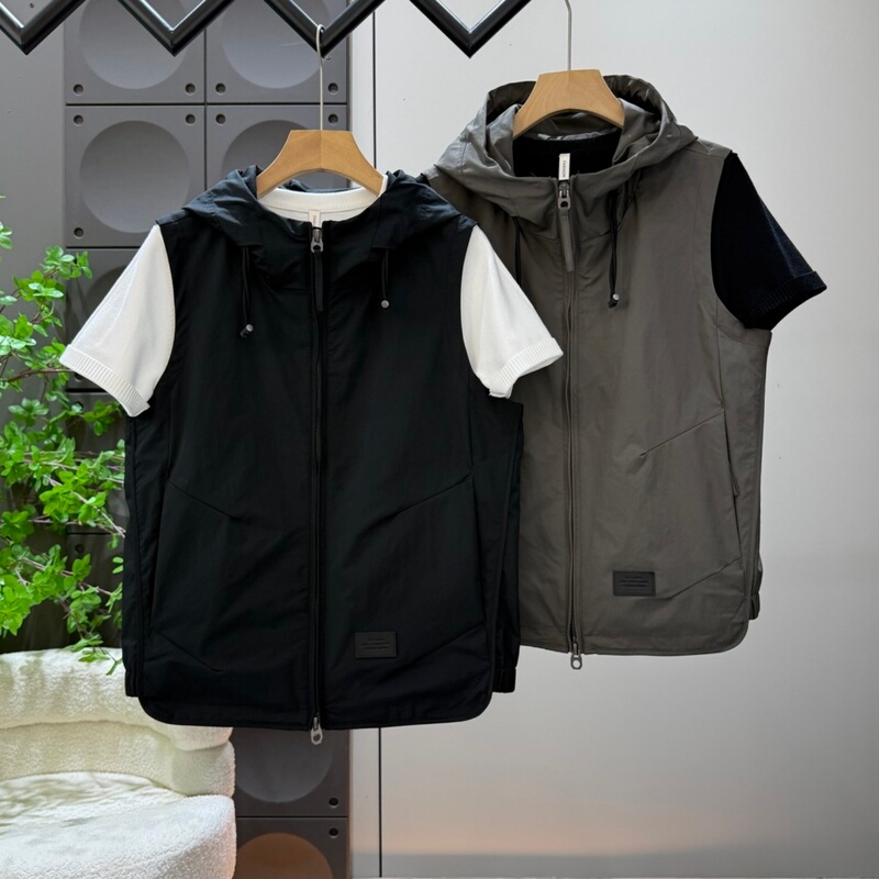 Autumn Trendy Brand Embroidered Workwear Hooded Vest for Men with a High-End Feel, Zipper Pockets, Sleeveless Loose Casual Jacket