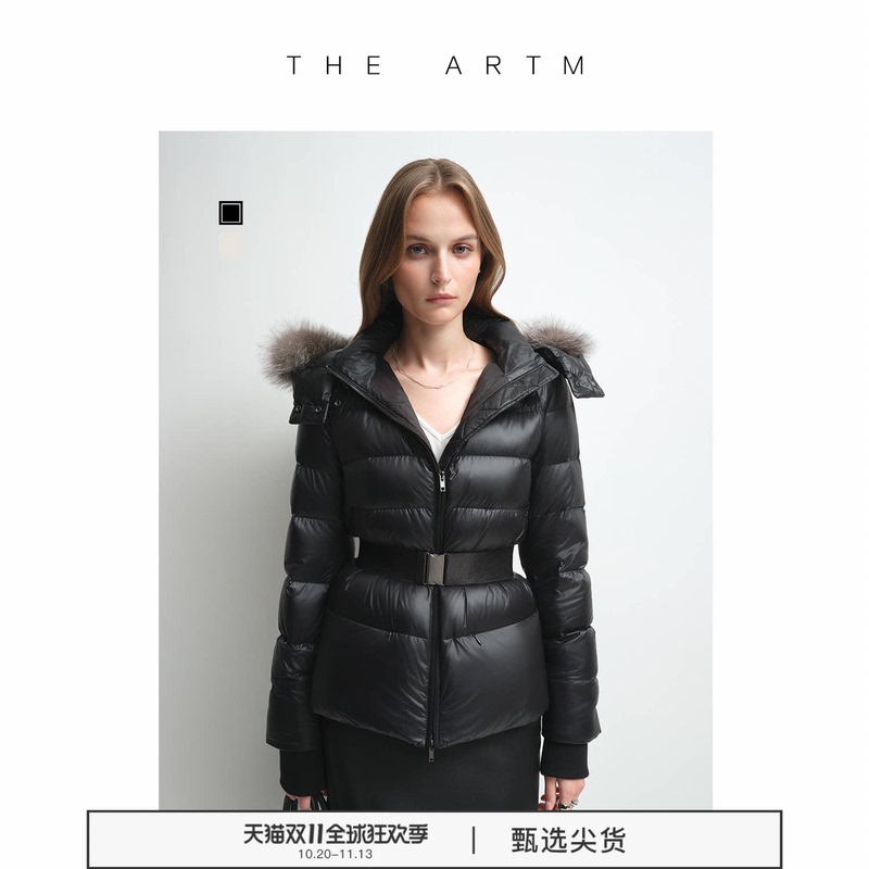 The Artm Light Luxury Fox Fur Collar down Jacket for Women, Black and Gold, Short Style, Waist-Cinching, Warm Winter Coat, New Commuting Style The Artm Light Luxury Fox Fur Collar down Jacket for Women, Black and Gold, Short Style, Waist-Cinching, Warm Winter Coat, New Commuting Style
