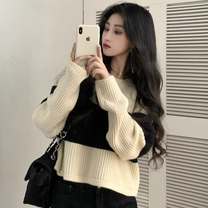 2026 New Autumn Design Niche Patchwork High-Waisted Short Knit Top for Women Versatile Long-Sleeve Slimming Sweater