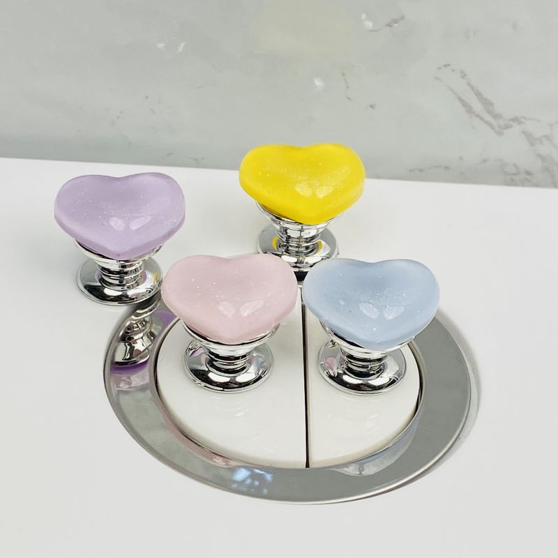 New Sparkling Heart-Shaped Toilet Press Creative Device for Long Nails, Universal Auxiliary Switch for Flushing the Water Tank
