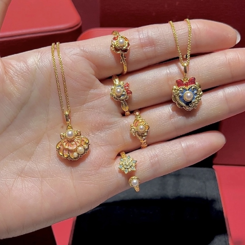 Chow Tai Fook Disney Series Snow White Belle Ariel Pearl Pendant Ring 32% off New Model Pricing Chow Tai Fook Disney Series Snow White Belle Ariel Pearl Pendant Ring 32% off New Model Pricing