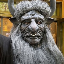 Bull Demon King Mask Headgear Westward Journey Hat Live Broadcast Props Halloween Horror Funny Adult Cos Full Face