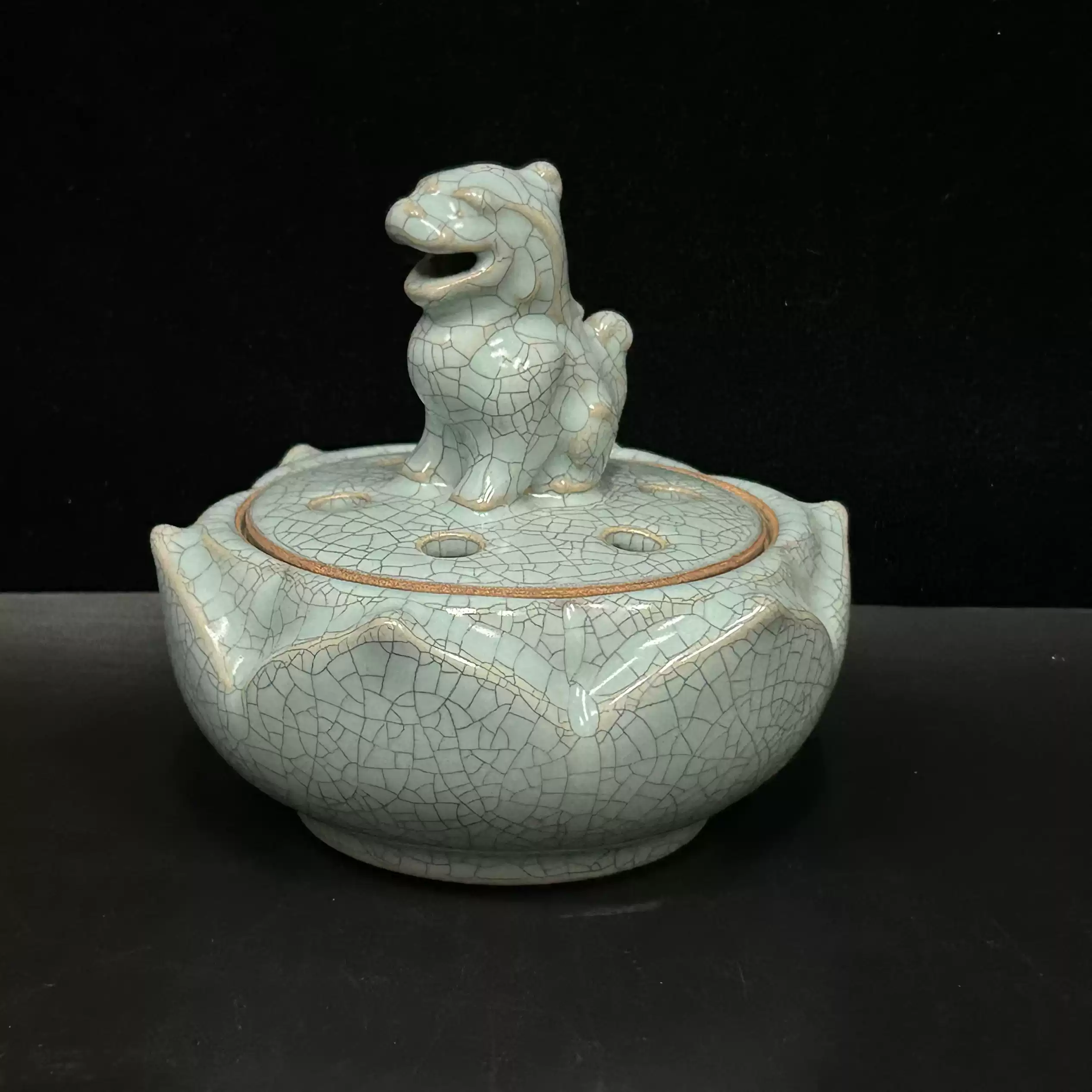 宋汝窑天青釉镂空支钉香薰炉陶瓷香炉古玩古瓷收藏家居博古架摆件