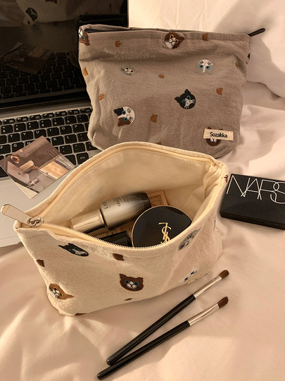 可爱猫咪化妆包女便携式大容量2025新款护肤品洗漱包旅行收纳袋小